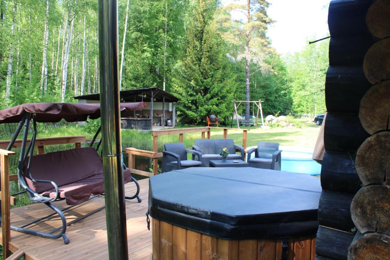 Hotel Atsikivi Puhketalu à Häädemeeste Extérieur photo