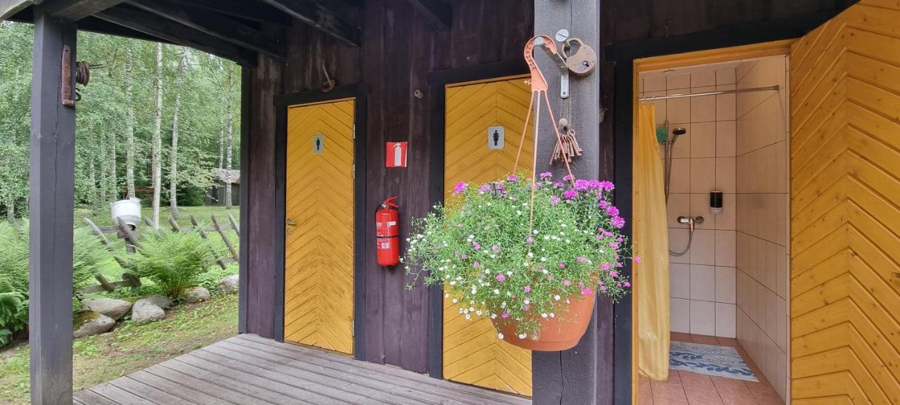 Hotel Atsikivi Puhketalu à Häädemeeste Extérieur photo