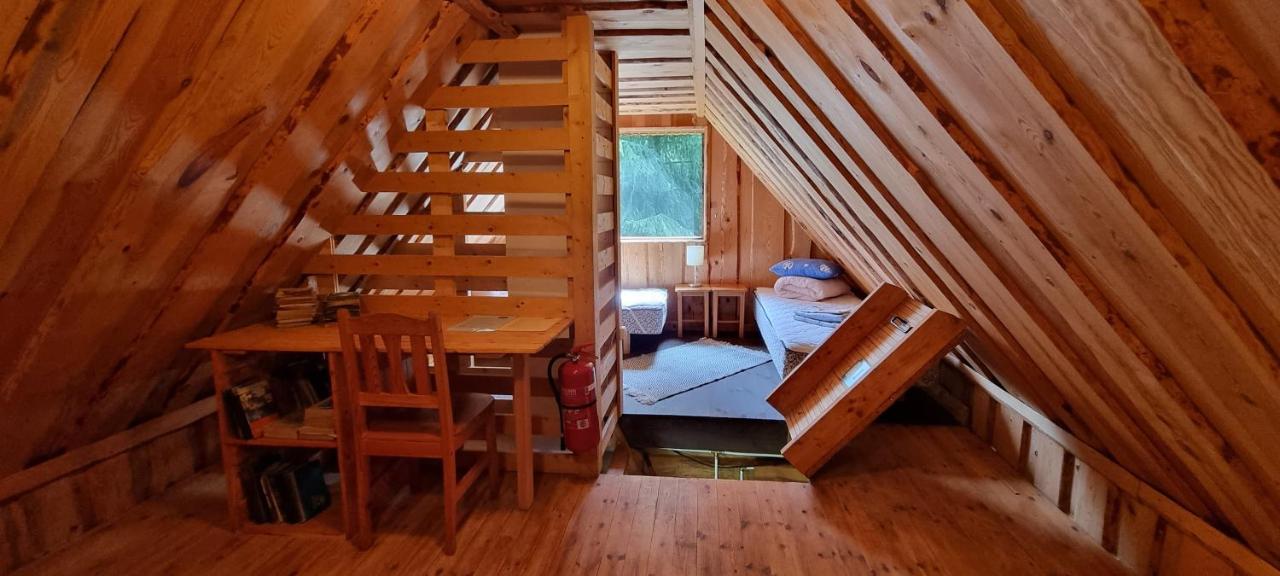 Hotel Atsikivi Puhketalu à Häädemeeste Extérieur photo