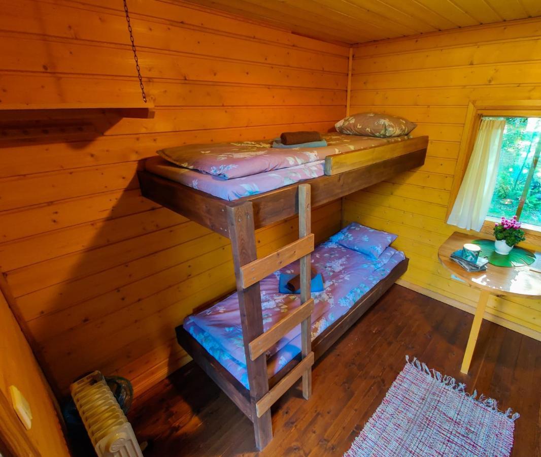Hotel Atsikivi Puhketalu à Häädemeeste Extérieur photo