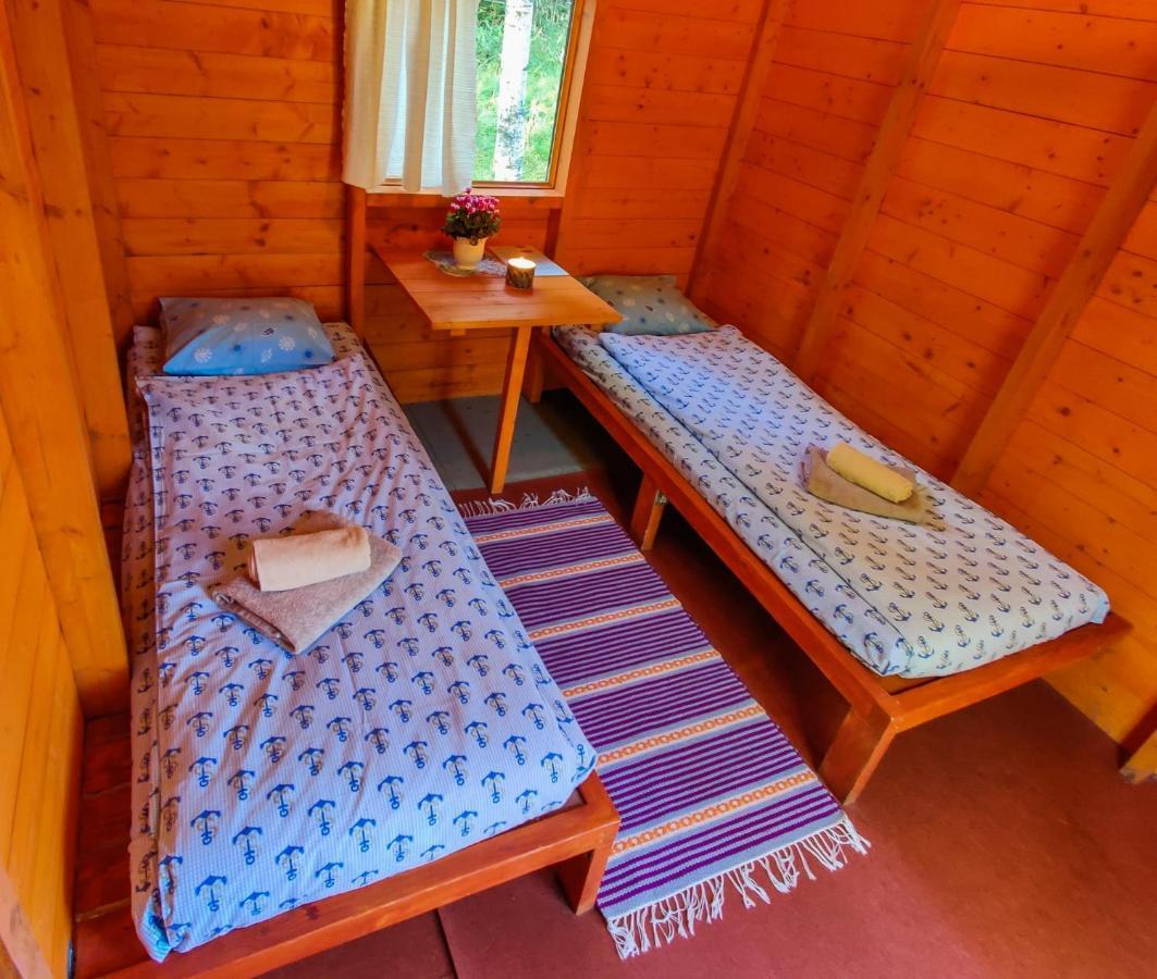 Hotel Atsikivi Puhketalu à Häädemeeste Extérieur photo