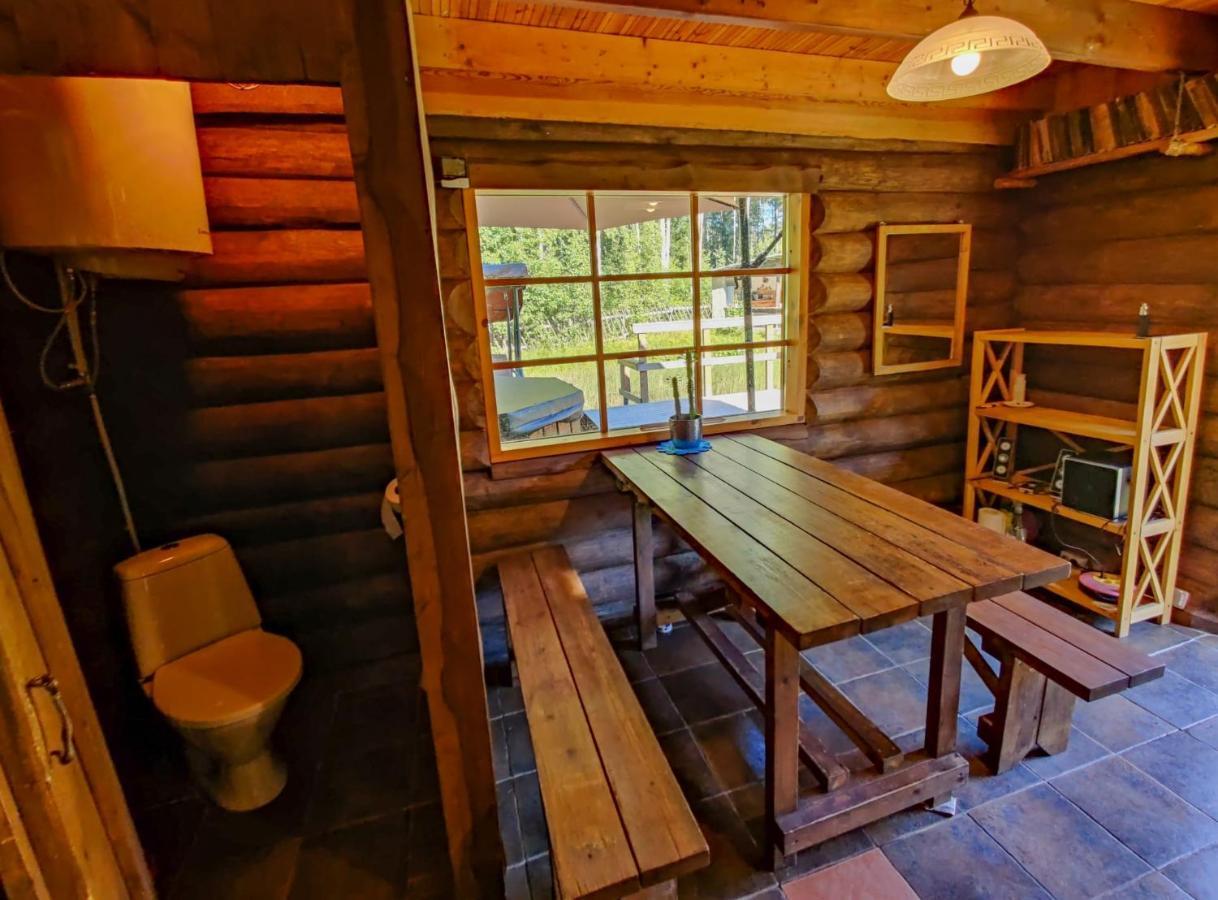 Hotel Atsikivi Puhketalu à Häädemeeste Extérieur photo