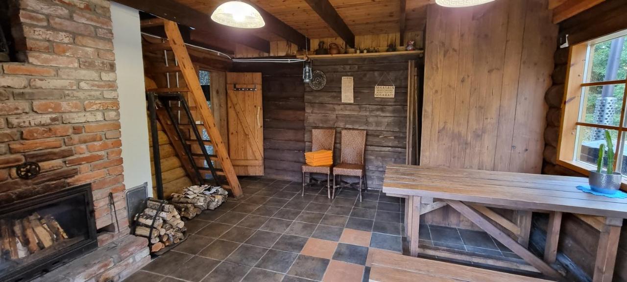 Hotel Atsikivi Puhketalu à Häädemeeste Extérieur photo