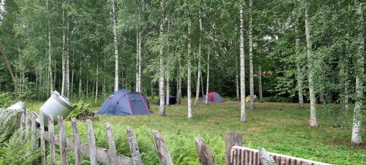 Hotel Atsikivi Puhketalu à Häädemeeste Extérieur photo